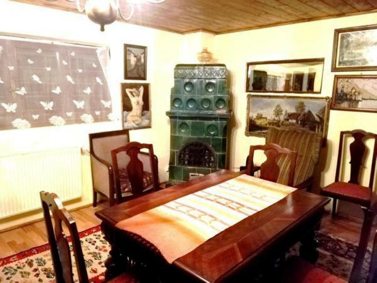 Leyla Guesthouse Castel Braşov Exteriör bild